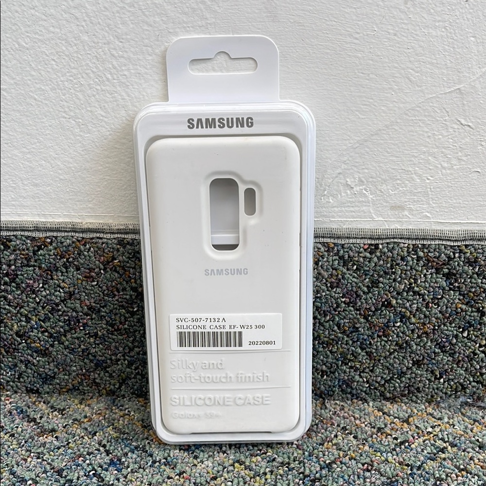 Samsung White Case for Cell Phones